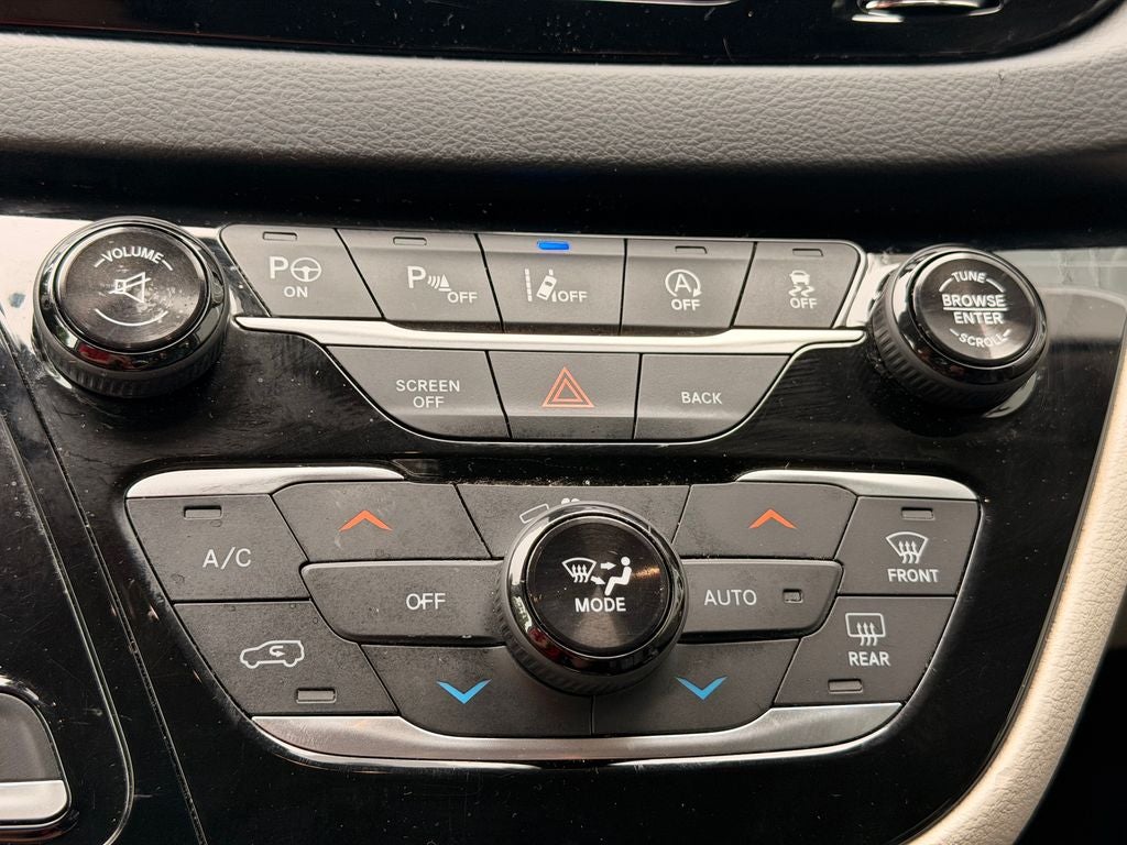2017 Chrysler Pacifica Touring L Plus