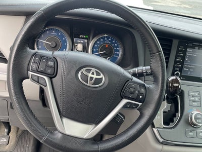 2018 Toyota Sienna XLE 8 Passenger