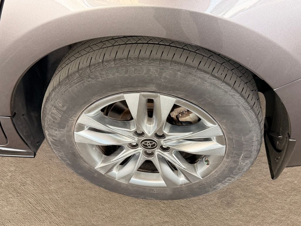 2021 Toyota Sienna Limited 7 Passenger