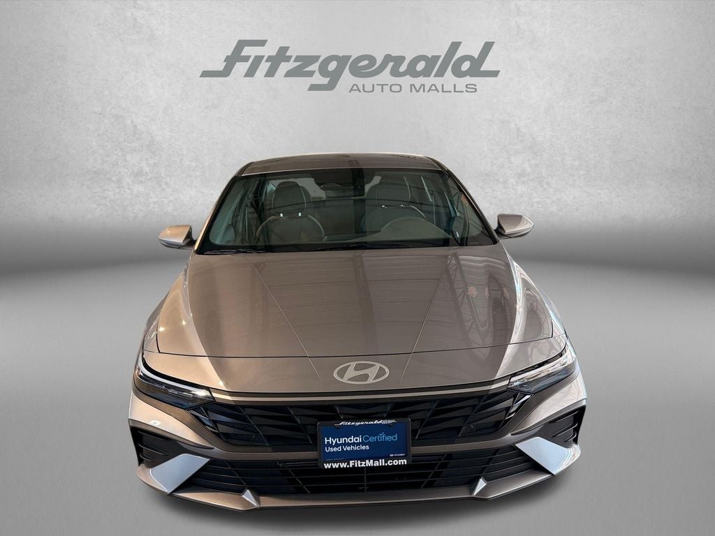 2025 Hyundai Elantra SE