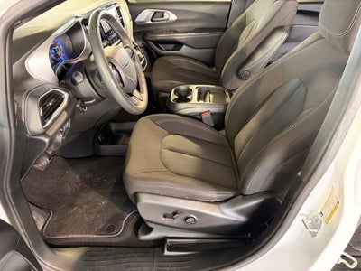 2024 Chrysler Pacifica Touring