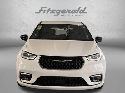 2024 Chrysler Pacifica Touring