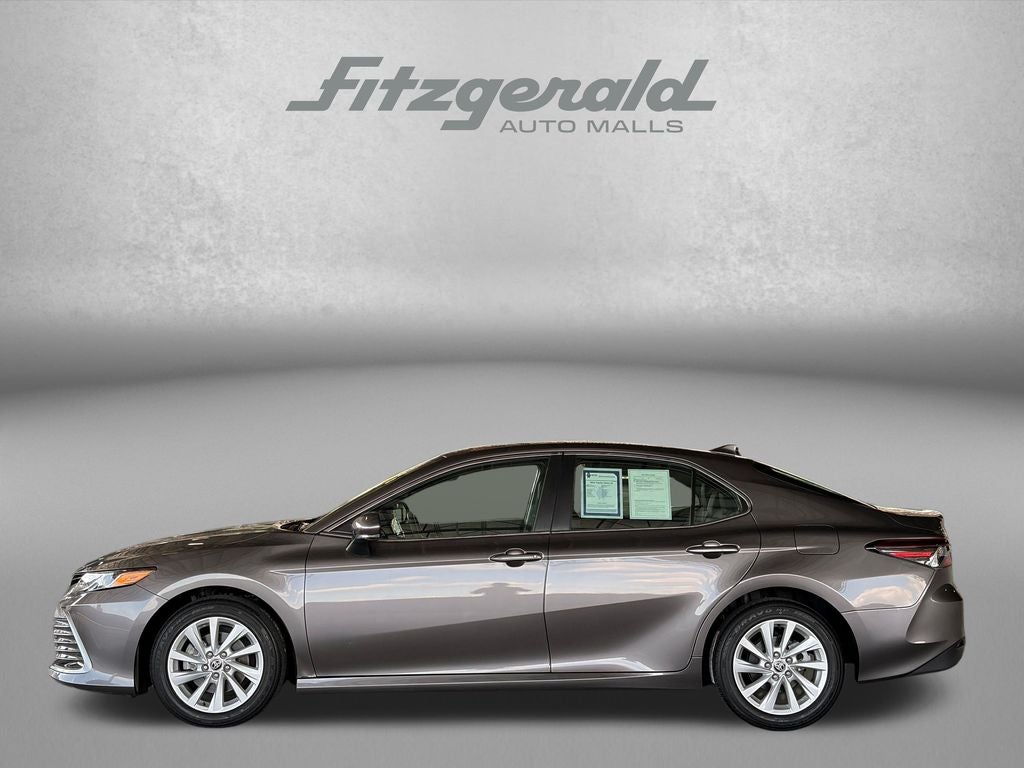 2022 Toyota CAMRY LE