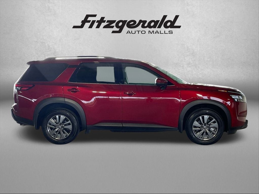2024 Nissan Pathfinder SV