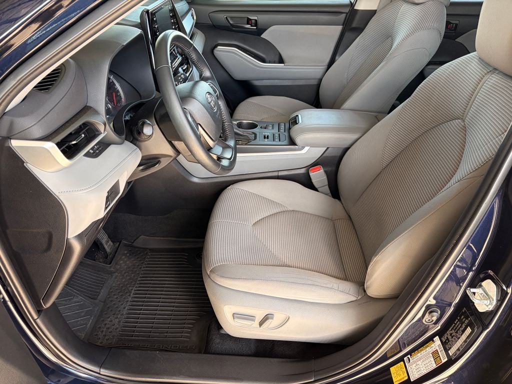 2022 Toyota HIGHLANDER LE