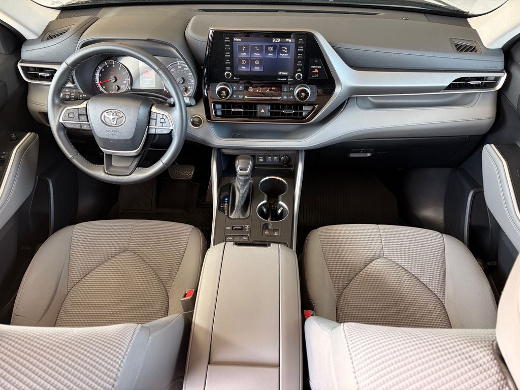 2022 Toyota HIGHLANDER LE