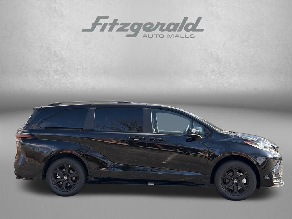 2026 Toyota SIENNA XLE AWD Woodland Edition 7 Passenger
