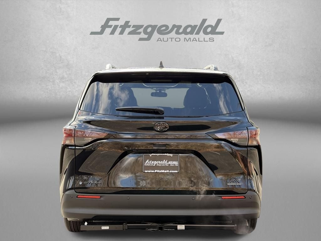 2026 Toyota SIENNA XLE AWD Woodland Edition 7 Passenger