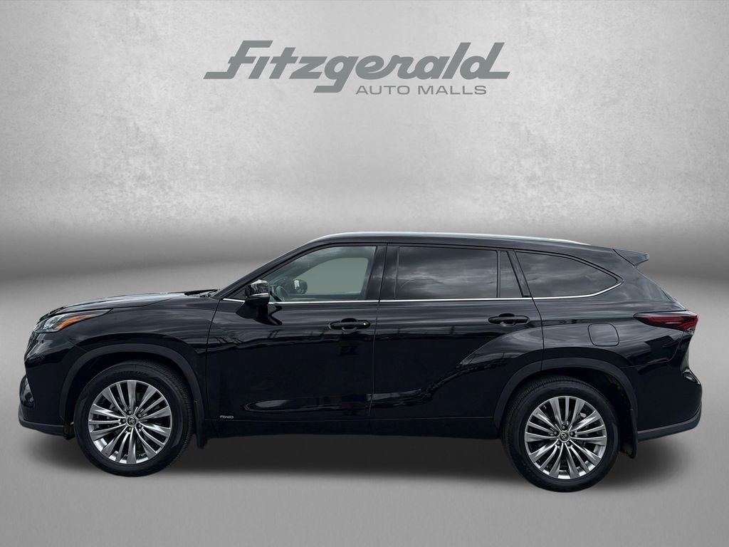 2024 Toyota Highlander Hybrid Platinum