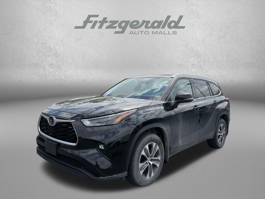 2022 Toyota HIGHLANDER XLE