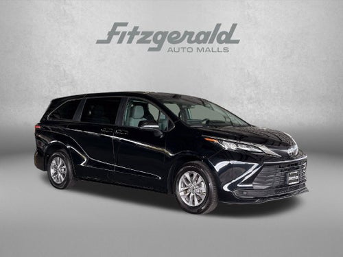 2026 Toyota Sienna LE 7 Passenger