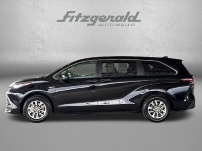 2026 Toyota Sienna LE 7 Passenger