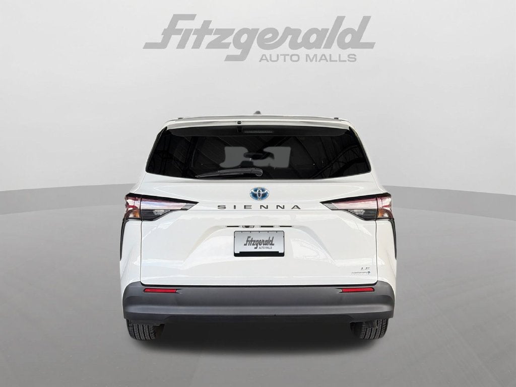 2024 Toyota Sienna LE 8 Passenger