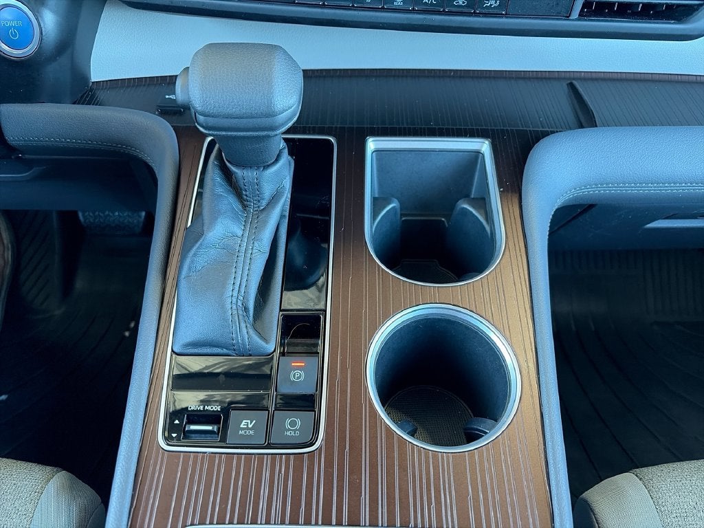2022 Toyota Sienna LE 8 Passenger