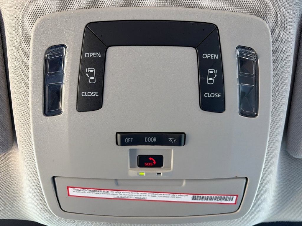 2022 Toyota Sienna LE 8 Passenger