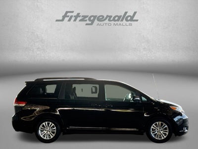 2013 Toyota SIENNA XLE 3.5L XLE 8 Passenger