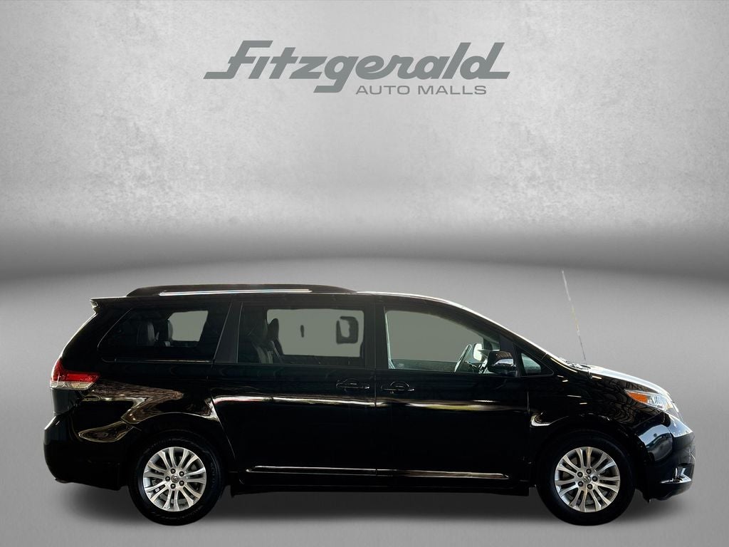 2013 Toyota SIENNA XLE 3.5L XLE 8 Passenger