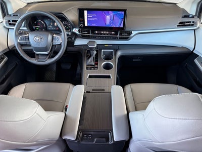 2026 Toyota Sienna XLE 8 Passenger