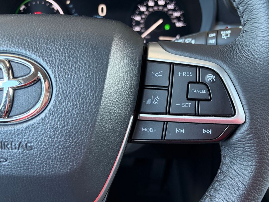2026 Toyota Sienna XLE 8 Passenger