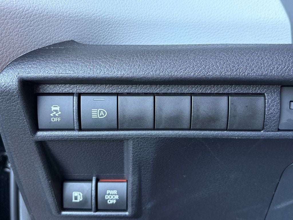 2026 Toyota Sienna XLE 8 Passenger