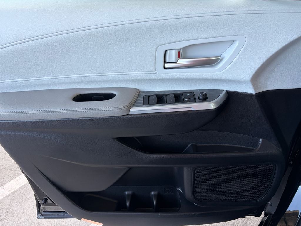 2026 Toyota Sienna XLE 8 Passenger
