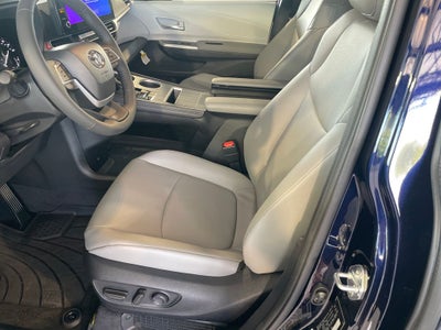 2026 Toyota Sienna XLE 7 Passenger