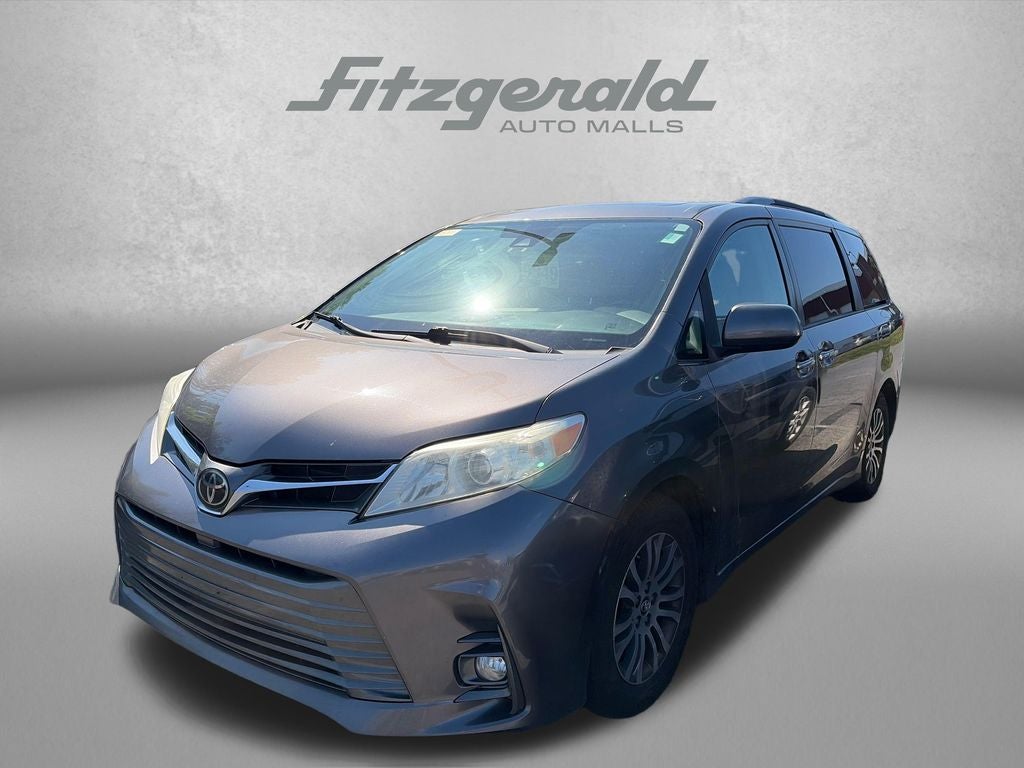 2019 Toyota SIENNA XLE 3.5L XLE 8 Passenger