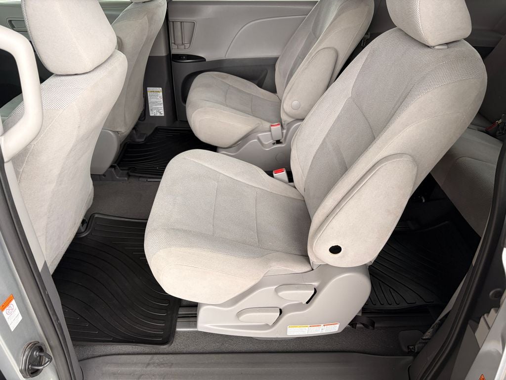 2020 Toyota Sienna L 7 Passenger
