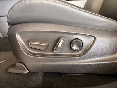 2025 Toyota CROWN XLE