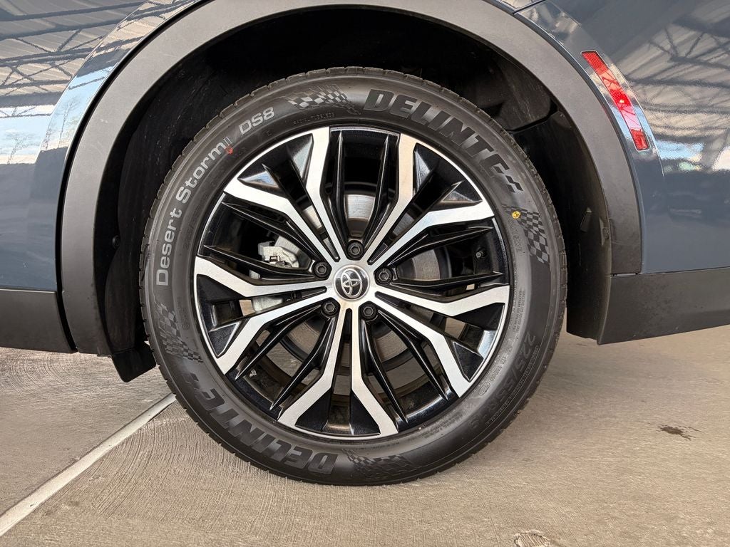 2025 Toyota CROWN XLE