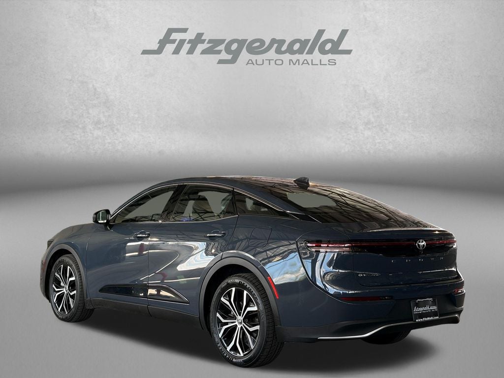 2025 Toyota CROWN XLE