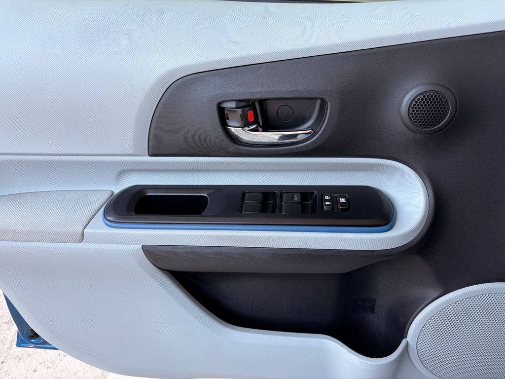 2012 Toyota PRIUS c Two