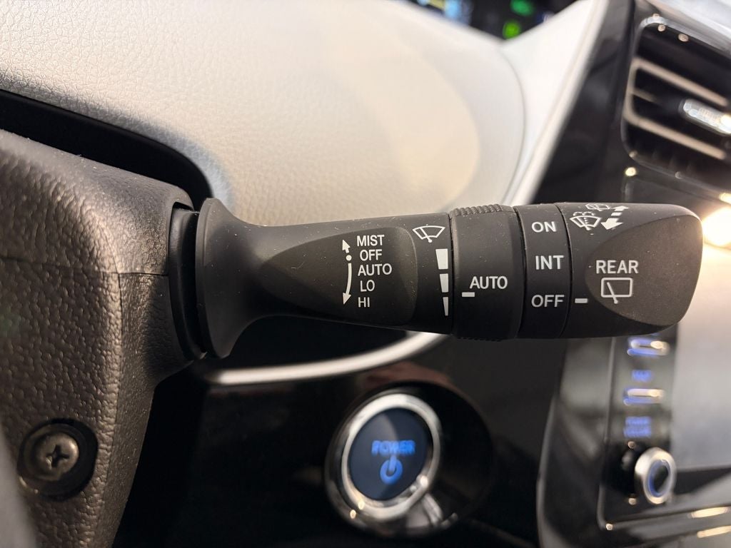 2022 Toyota PRIUS XLE AWD-e