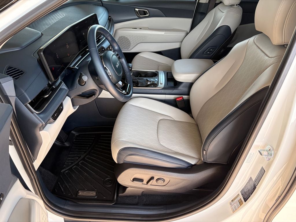 2025 Kia Carnival EX