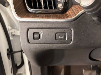 2021 Volvo XC60 T5 Momentum