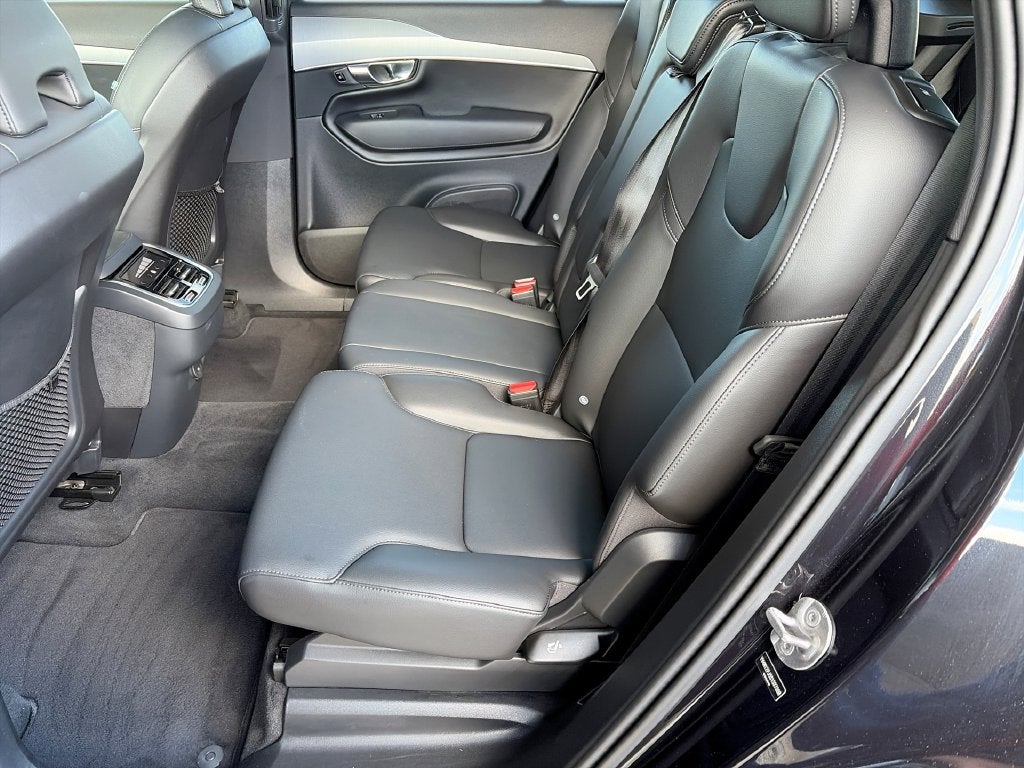 2025 Volvo XC90 B5 Core