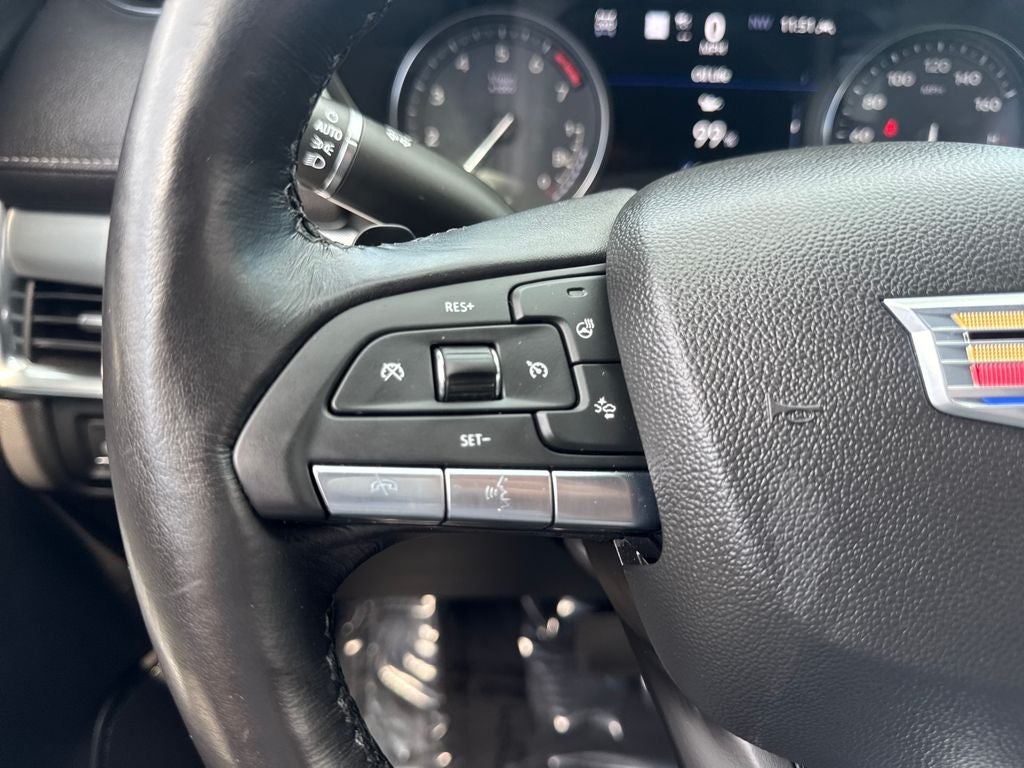 2022 Cadillac XT4 Premium Luxury