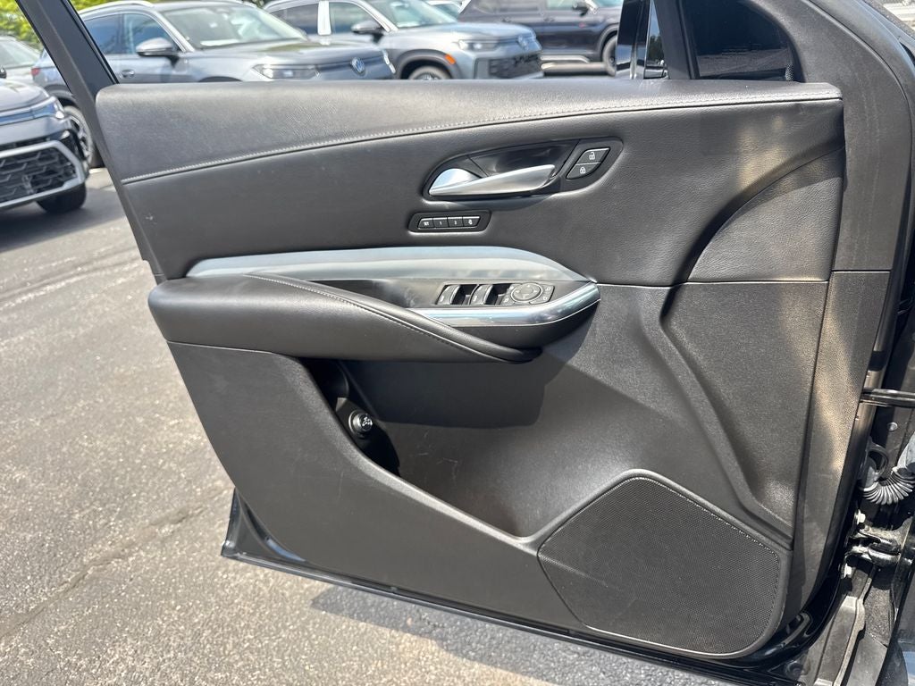 2022 Cadillac XT4 Premium Luxury