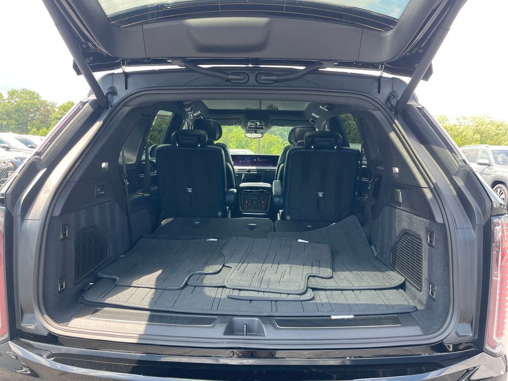 2025 Cadillac ESCALADE IQ Luxury 2