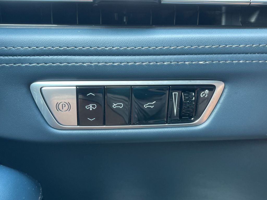2025 Cadillac ESCALADE IQ Luxury 2