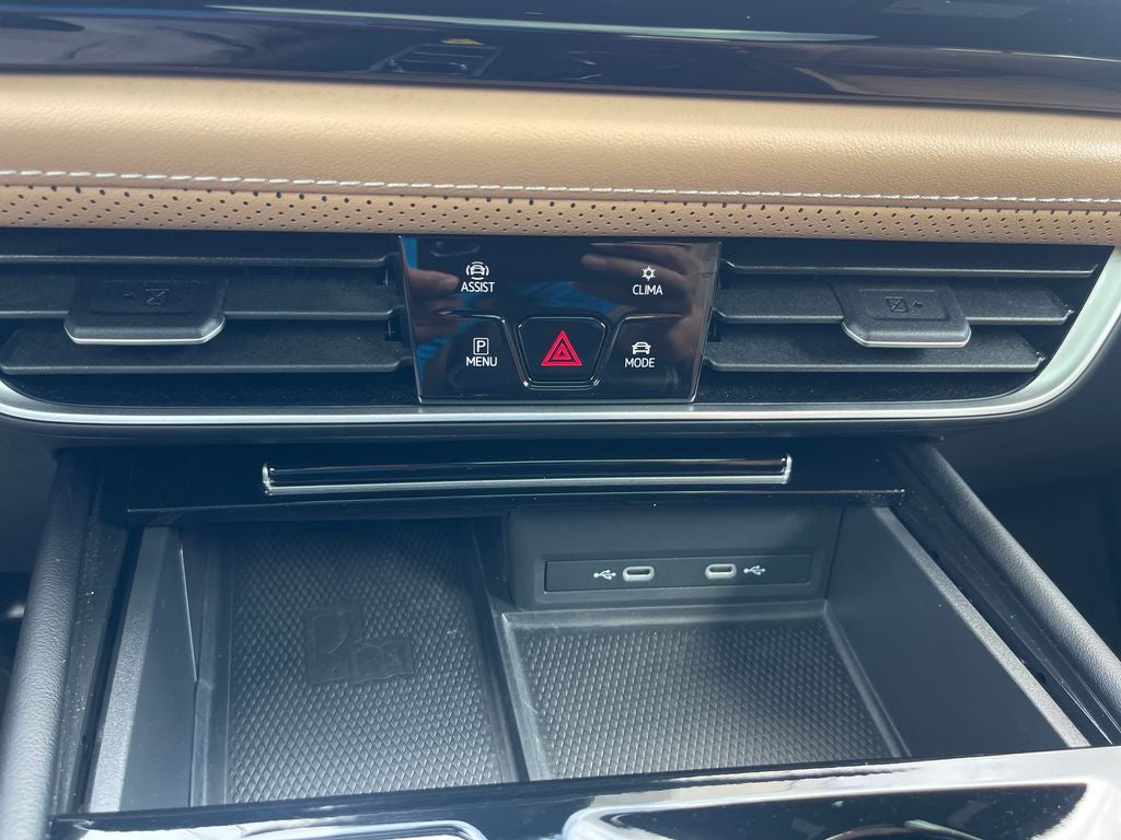 2024 Volkswagen Atlas Cross Sport 2.0T SEL R-Line