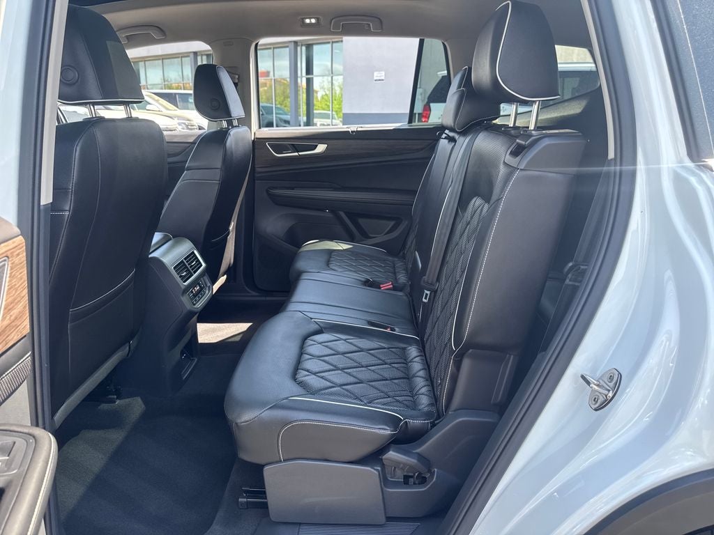 2024 Volkswagen Atlas 2.0T SEL Premium R-Line