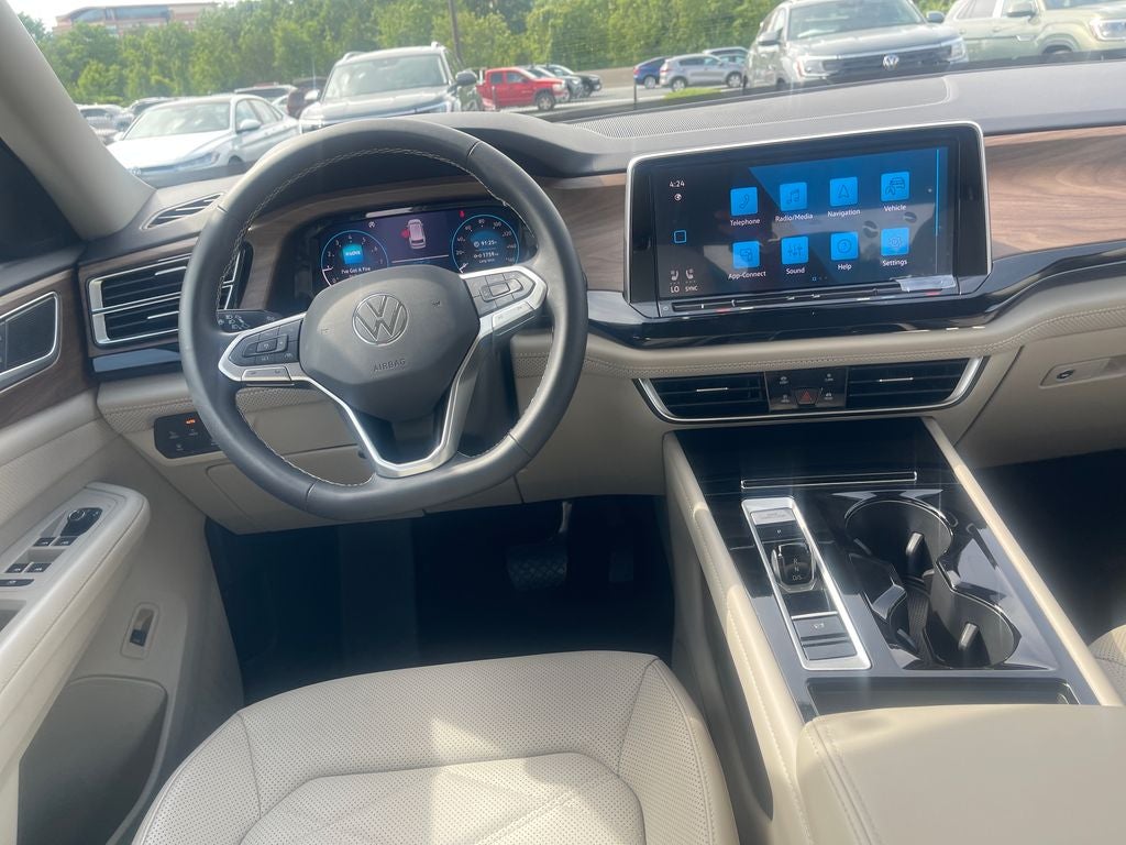 2024 Volkswagen Atlas 2.0T SE w/Technology