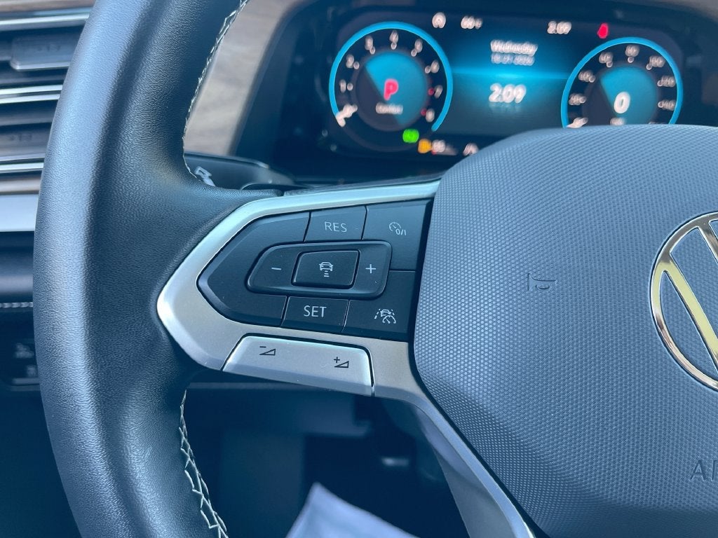 2025 Volkswagen Atlas 2.0T SE w/Technology