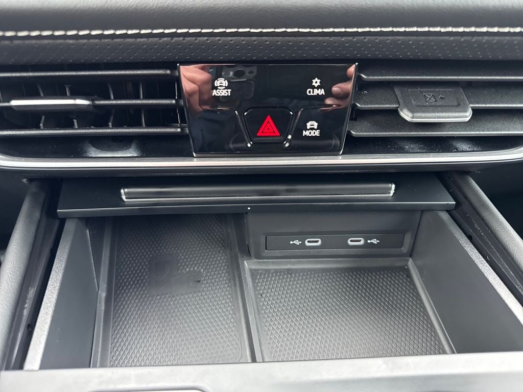 2024 Volkswagen Atlas Cross Sport 2.0T SE