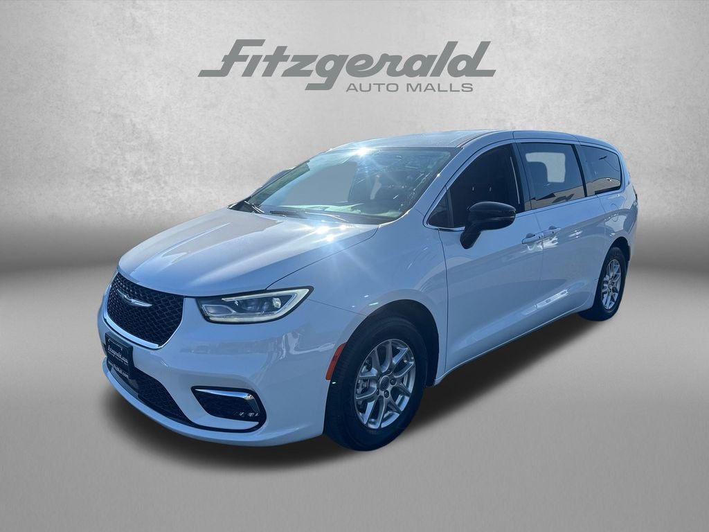 2024 Chrysler Pacifica Touring