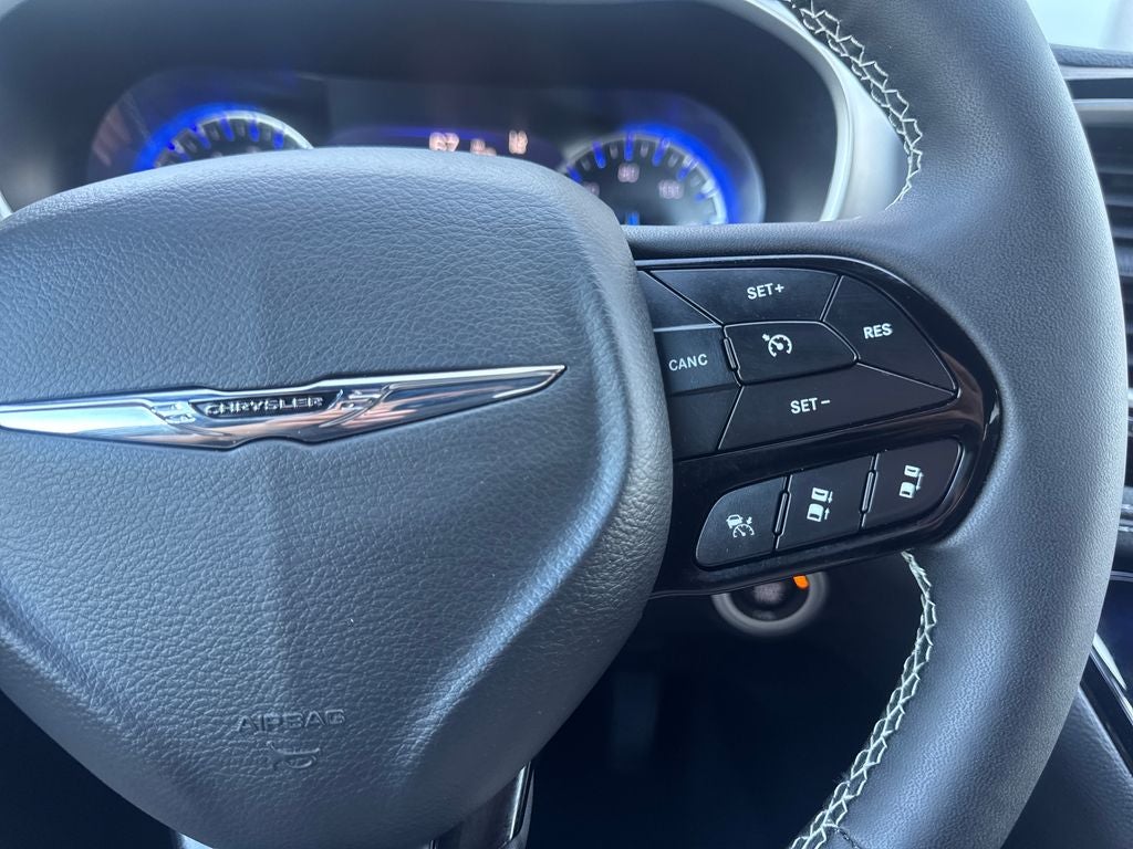 2024 Chrysler Pacifica Touring