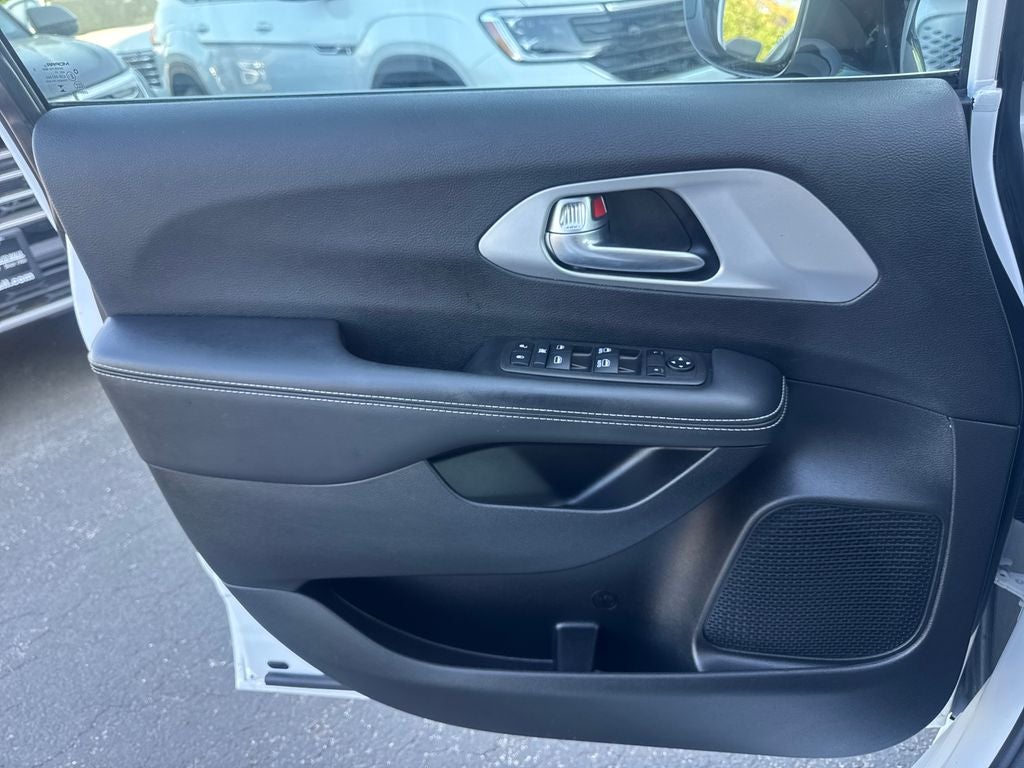 2024 Chrysler Pacifica Touring