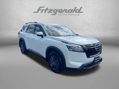 2024 Nissan Pathfinder SV