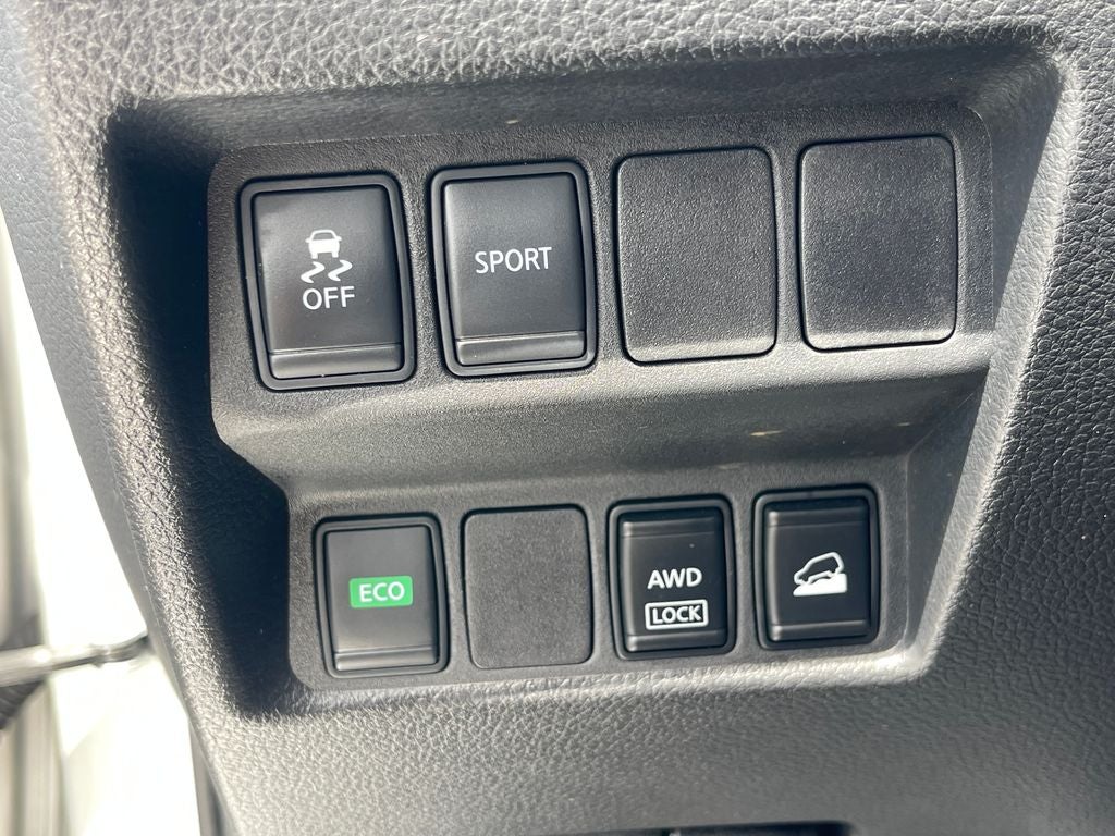 2015 Nissan Rogue S